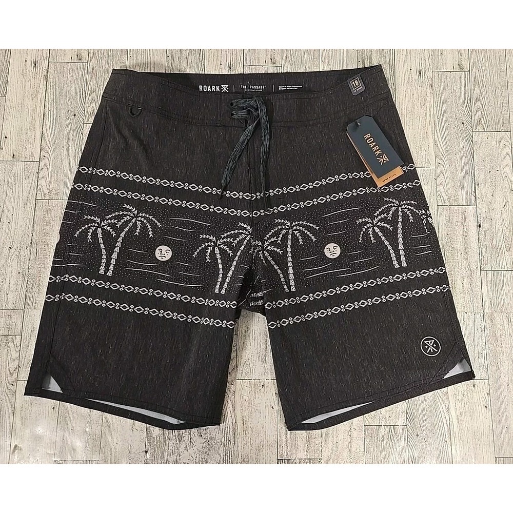 Roark Boardshorts 30 The Passage Noches Mens Swim Trunks Black Palm Trees NEW